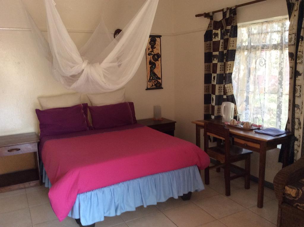 Tabonina Guesthouse Livingstone Exterior photo
