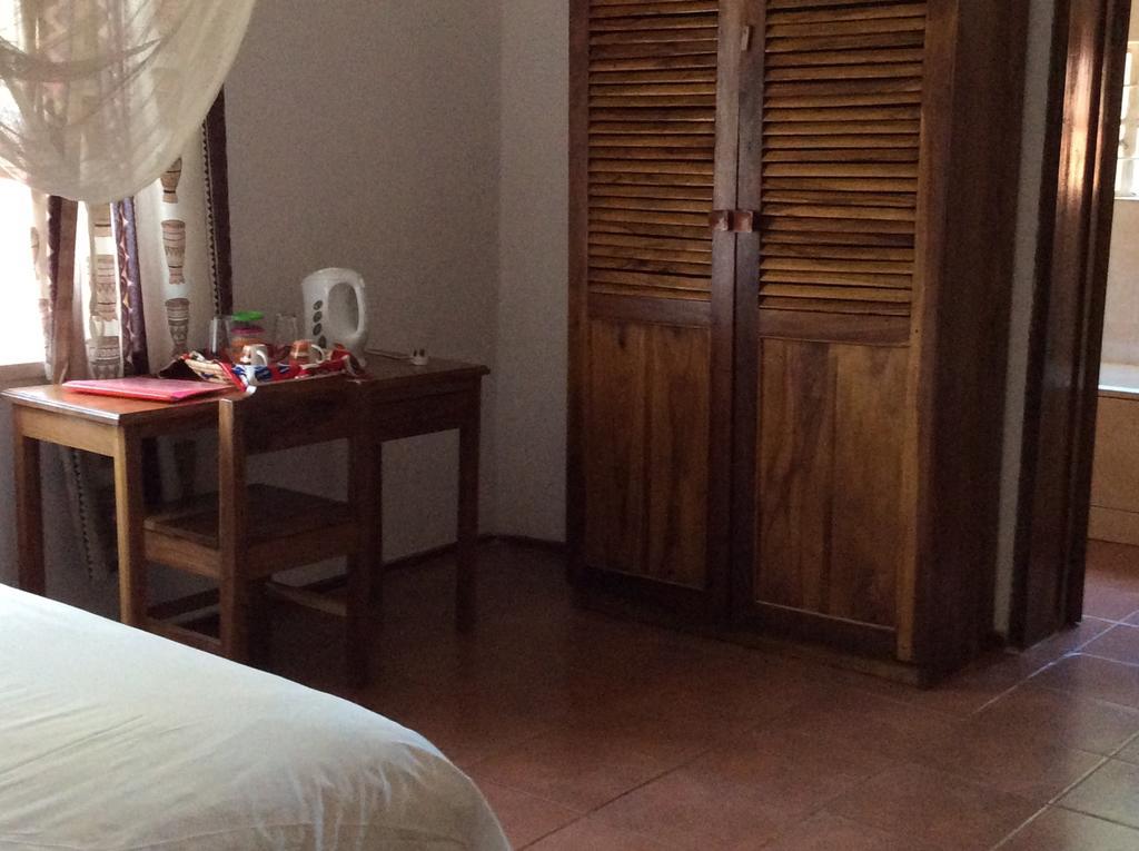 Tabonina Guesthouse Livingstone Exterior photo